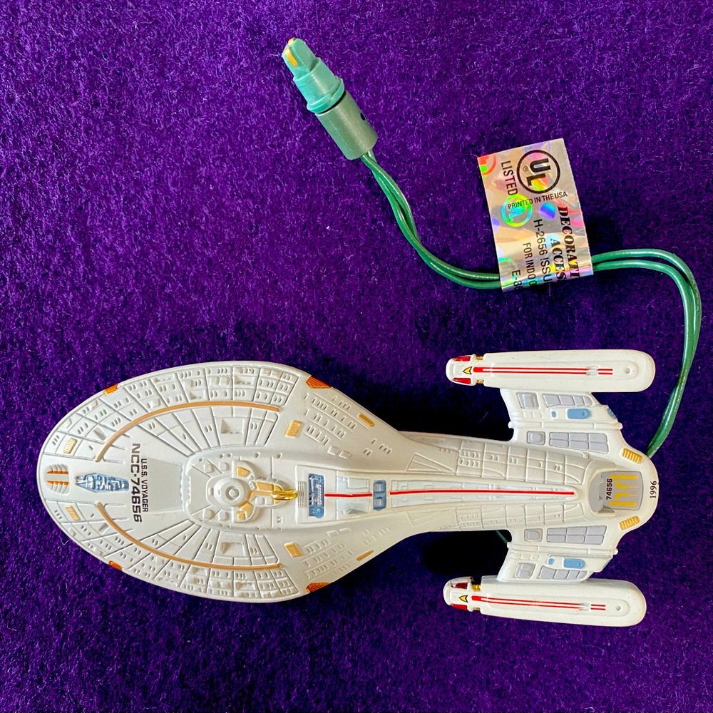 Hallmark Keepsake Ornament Star Trek Voyager USS Voyager